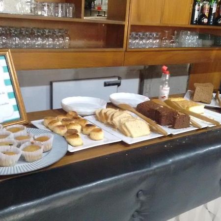 Cheltum Hotel Trelew Eksteriør bilde
