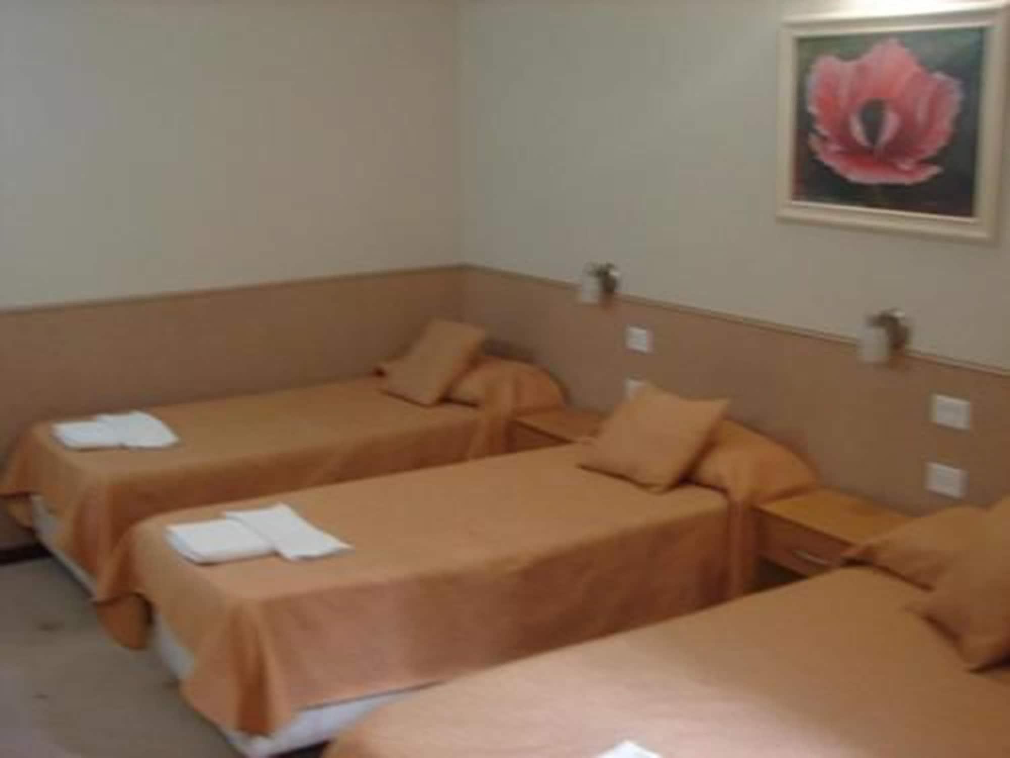 Cheltum Hotel Trelew Eksteriør bilde
