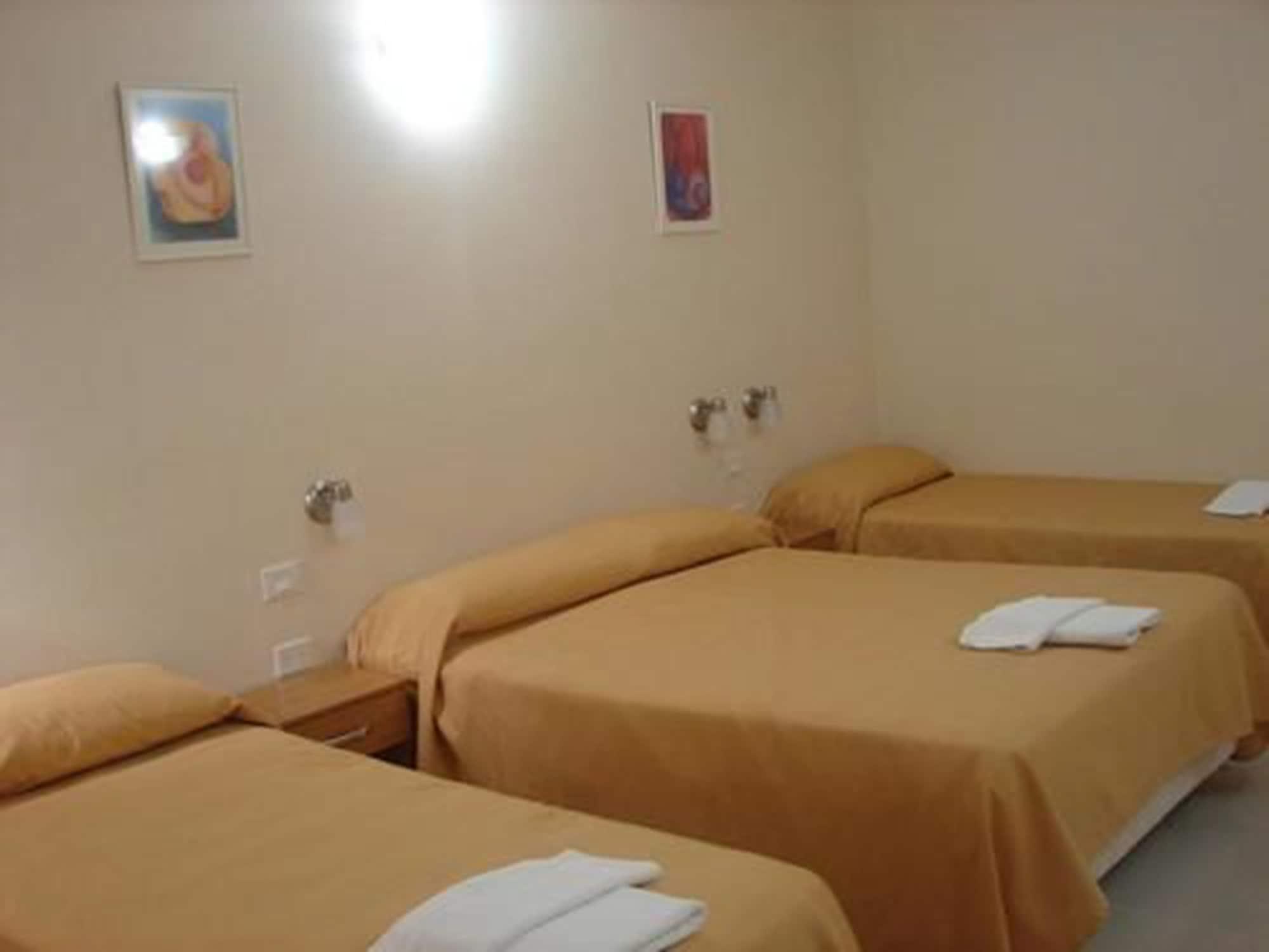 Cheltum Hotel Trelew Eksteriør bilde