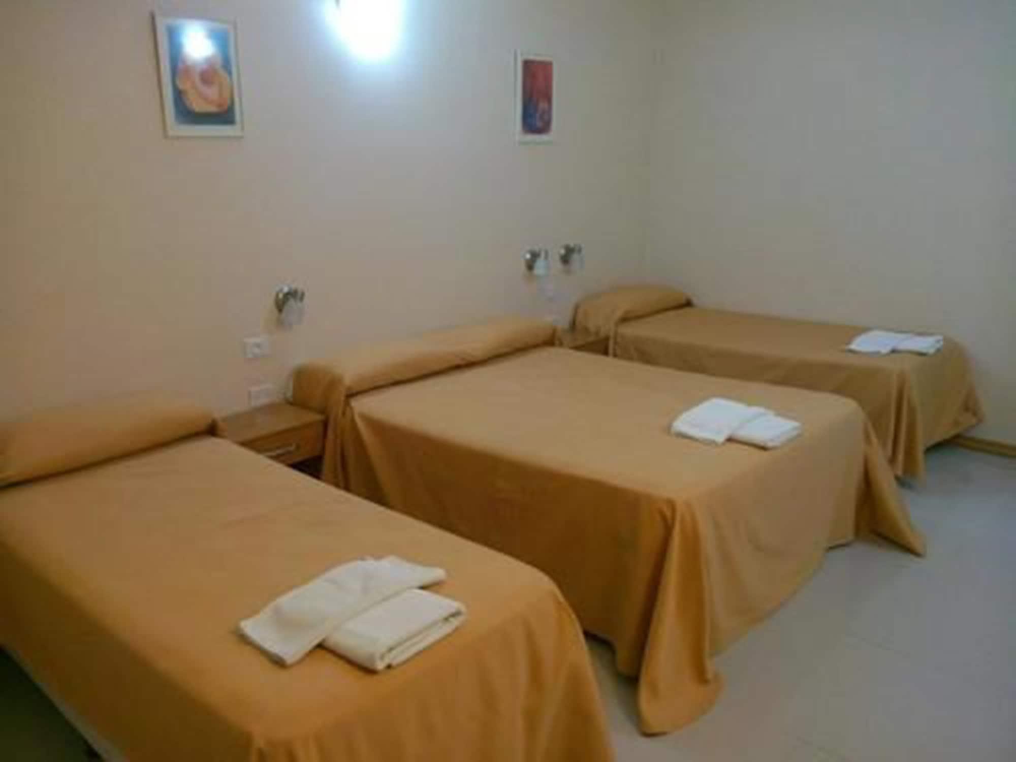 Cheltum Hotel Trelew Eksteriør bilde