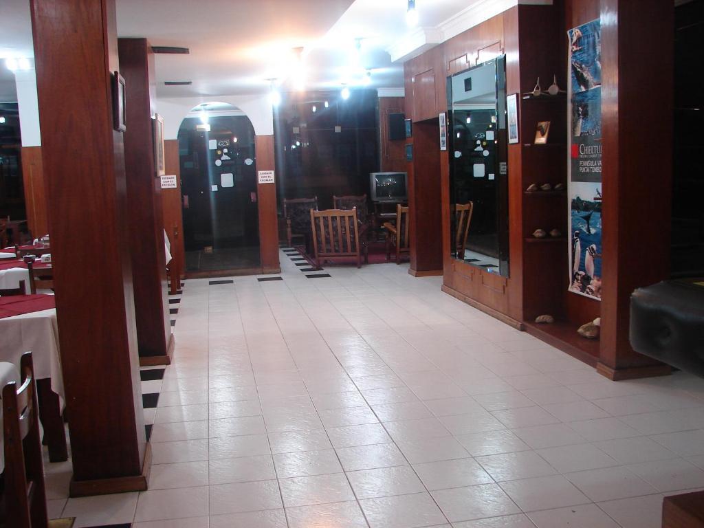 Cheltum Hotel Trelew Eksteriør bilde