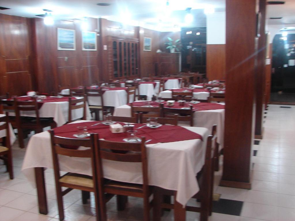 Cheltum Hotel Trelew Eksteriør bilde